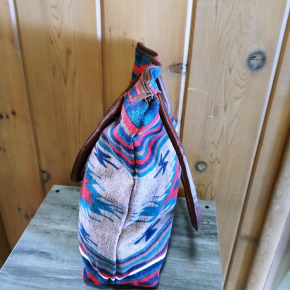 NWT Red Hills Tribal Tote - Picture 5 of 7